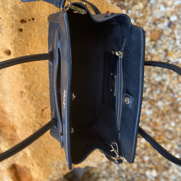 Leather and Canvas Prada bag with strap for shoulder/crossbody use - Picture 9 of 13